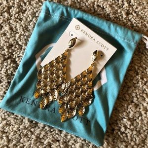 Never worn Kendra Scott earrings!